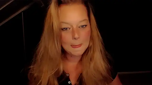 roxanna24 online show from July 2026 07:45:01 PM