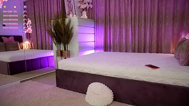 EmilyHudsson 1 online show from July 2026 05:40:02 PM