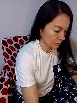 renata hot1 online show from January 2025 01:41:02 AM