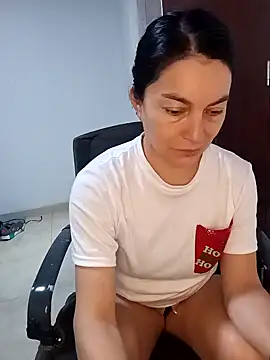 renata hot1 online show from February 2025 01:22:02 PM