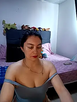 renata hot1 online show from October 2025 03:09:01 PM