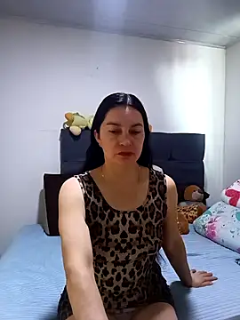 renata hot1 online show from December 2025 07:31:02 PM