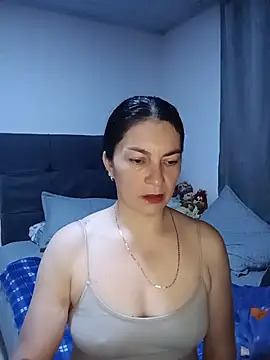 Snapshot of renata_hot1 chatting on June 2026 02:42:02 AM renata hot1 online show from June 2026 02:42:02 AM
