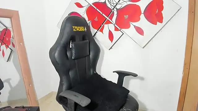 Snapshot of nairobbits chatting on December 2024 04:28:01 PM nairobbits online show from December 2024 04:28:01 PM