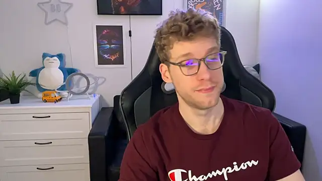 Snapshot of BlueEyedTallGuy94 chatting on January 2025 01:58:01 AM BlueEyedTallGuy94 online show from January 2025 01:58:01 AM