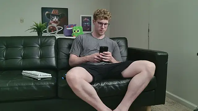 Snapshot of BlueEyedTallGuy94 chatting on September 2025 10:36:01 PM BlueEyedTallGuy94 online show from September 2025 10:36:01 PM