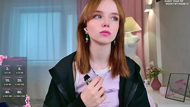 Snapshot of b4by_LoL1 chatting on September 2025 05:45:02 AM b4by LoL1 online show from September 2025 05:45:02 AM