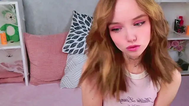 b4by LoL1 online show from November 2025 06:06:01 PM