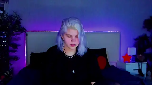 Snapshot of JoannLowe chatting on January 2025 09:14:02 PM JoannLowe online show from January 2025 09:14:02 PM