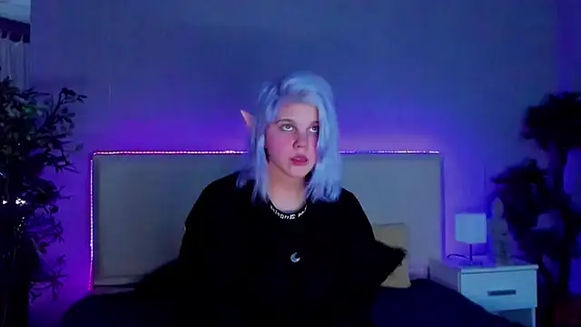 Snapshot of JoannLowe chatting on January 2025 12:26:02 AM JoannLowe online show from January 2025 12:26:02 AM