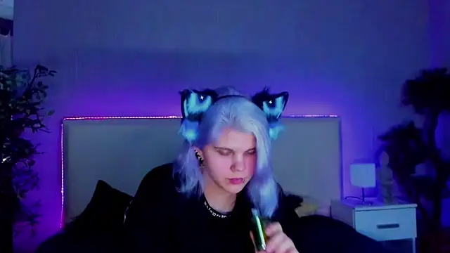 Snapshot of JoannLowe chatting on January 2025 08:49:02 PM JoannLowe online show from January 2025 08:49:02 PM