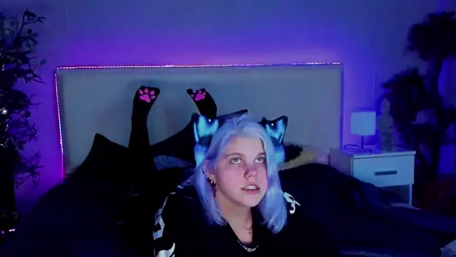 Snapshot of JoannLowe chatting on January 2025 11:54:01 PM JoannLowe online show from January 2025 11:54:01 PM