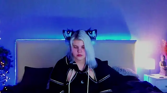 Snapshot of JoannLowe chatting on March 2025 10:54:01 PM JoannLowe online show from March 2025 10:54:01 PM