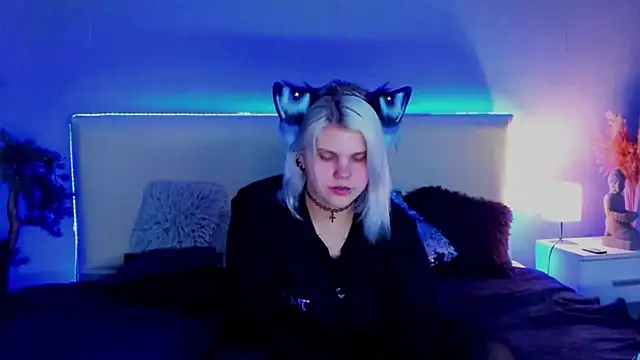 Snapshot of JoannLowe chatting on March 2025 08:31:02 PM JoannLowe online show from March 2025 08:31:02 PM