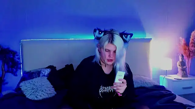 Snapshot of JoannLowe chatting on March 2025 03:40:01 AM JoannLowe online show from March 2025 03:40:01 AM