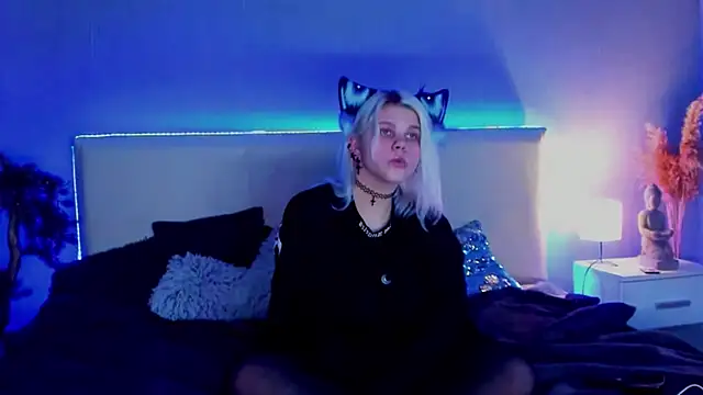 Snapshot of JoannLowe chatting on March 2025 11:36:02 PM JoannLowe online show from March 2025 11:36:02 PM