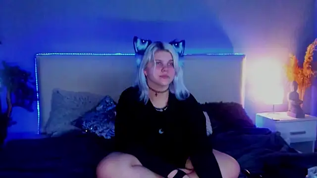 Snapshot of JoannLowe chatting on March 2025 11:53:02 PM JoannLowe online show from March 2025 11:53:02 PM