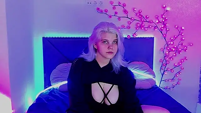 JoannLowe online show from June 2026 06:57:02 PM