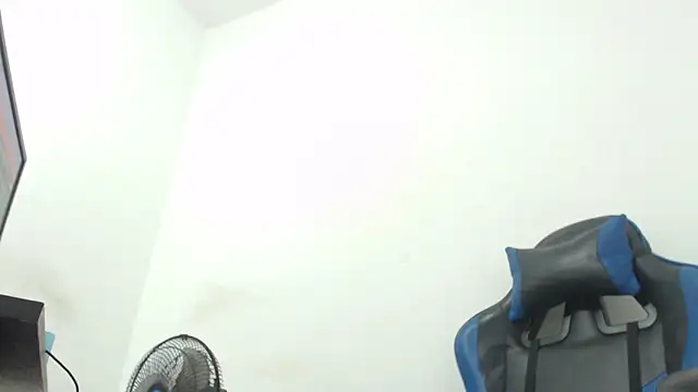 sinay024 online show from December 2025 08:38:01 PM