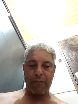 Snapshot of gordonunes chatting on February 2026 05:11:02 AM gordonunes online show from February 2026 05:11:02 AM