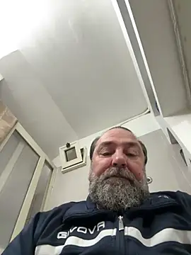 Snapshot of ros217 chatting on January 2026 11:47:01 AM ros217 online show from January 2026 11:47:01 AM