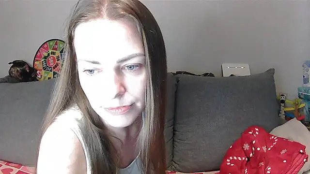 AnnaDiamond1 online show from July 2026 12:07:01 PM