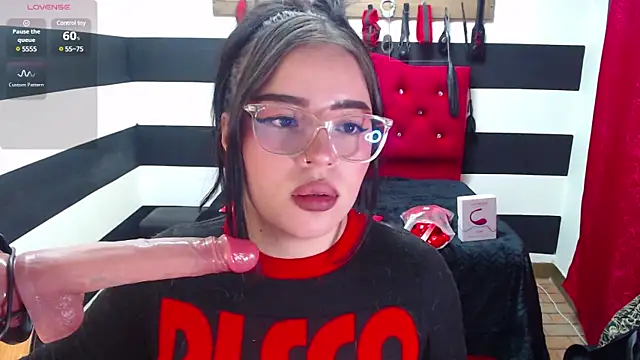 Snapshot of Marian_Ran chatting on December 2024 05:25:01 AM Marian Ran online show from December 2024 05:25:01 AM