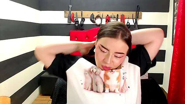 Snapshot of Marian_Ran chatting on January 2025 06:35:01 AM Marian Ran online show from January 2025 06:35:01 AM