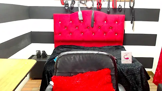 Snapshot of Marian_Ran chatting on January 2025 07:38:01 AM Marian Ran online show from January 2025 07:38:01 AM