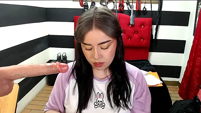 Snapshot of Marian_Ran chatting on January 2025 06:12:01 AM Marian Ran online show from January 2025 06:12:01 AM