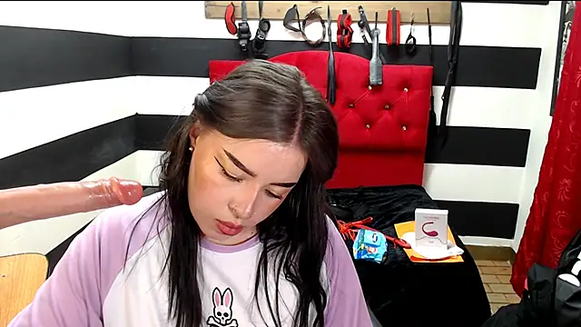 Snapshot of Marian_Ran chatting on January 2025 09:23:01 AM Marian Ran online show from January 2025 09:23:01 AM