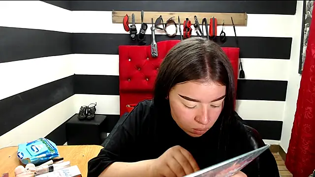 Snapshot of Marian_Ran chatting on February 2025 03:20:01 AM Marian Ran online show from February 2025 03:20:01 AM