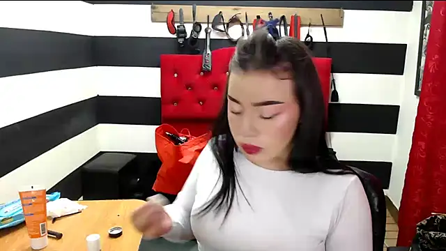 Snapshot of Marian_Ran chatting on February 2025 02:55:01 AM Marian Ran online show from February 2025 02:55:01 AM