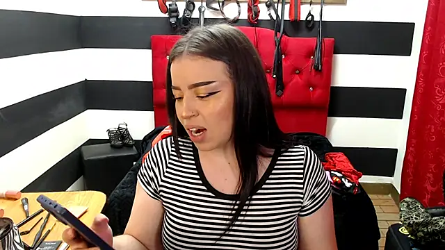 Snapshot of Marian_Ran chatting on February 2025 03:03:01 AM Marian Ran online show from February 2025 03:03:01 AM