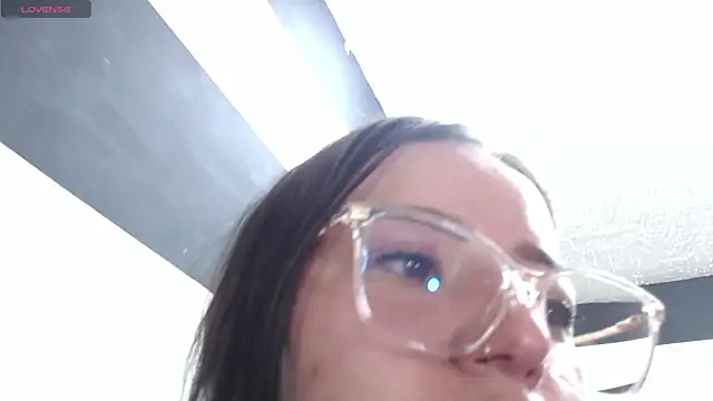 Snapshot of Marian_Ran chatting on February 2025 02:57:02 AM Marian Ran online show from February 2025 02:57:02 AM