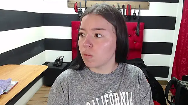 Snapshot of Marian_Ran chatting on February 2025 03:29:02 AM Marian Ran online show from February 2025 03:29:02 AM