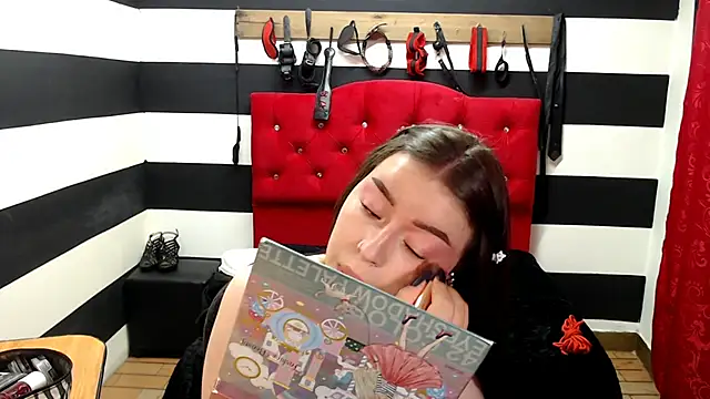 Snapshot of Marian_Ran chatting on February 2025 06:09:02 AM Marian Ran online show from February 2025 06:09:02 AM