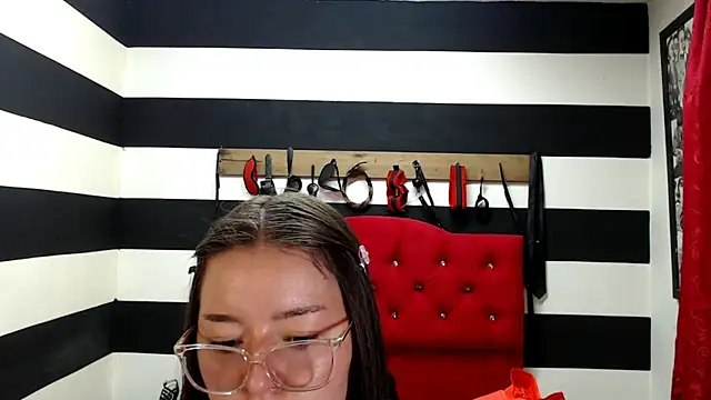 Snapshot of Marian_Ran chatting on February 2025 02:59:02 AM Marian Ran online show from February 2025 02:59:02 AM