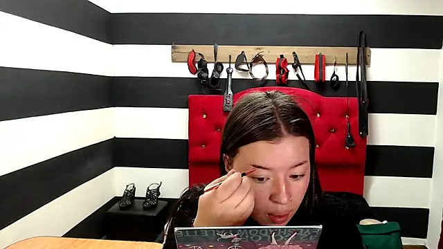 Snapshot of Marian_Ran chatting on March 2025 03:08:01 AM Marian Ran online show from March 2025 03:08:01 AM