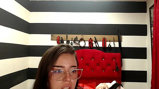 Snapshot of Marian_Ran chatting on March 2025 03:00:02 AM Marian Ran online show from March 2025 03:00:02 AM