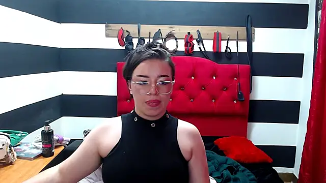 Snapshot of Marian_Ran chatting on March 2025 12:13:01 PM Marian Ran online show from March 2025 12:13:01 PM