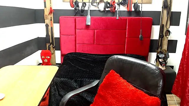 Snapshot of Marian_Ran chatting on March 2025 06:21:02 AM Marian Ran online show from March 2025 06:21:02 AM