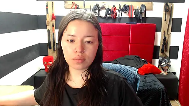 Snapshot of Marian_Ran chatting on March 2025 05:41:02 AM Marian Ran online show from March 2025 05:41:02 AM