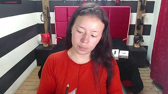 Snapshot of Marian_Ran chatting on September 2025 04:12:02 AM Marian Ran online show from September 2025 04:12:02 AM