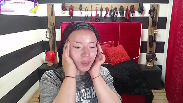 Snapshot of Marian_Ran chatting on September 2025 03:08:01 AM Marian Ran online show from September 2025 03:08:01 AM