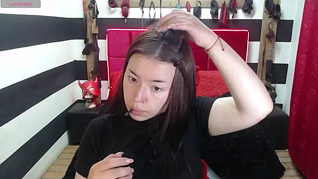 Snapshot of Marian_Ran chatting on October 2025 02:31:02 AM Marian Ran online show from October 2025 02:31:02 AM