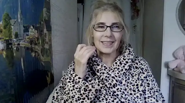 sweet raspberry online show from February 2025 02:27:02 PM