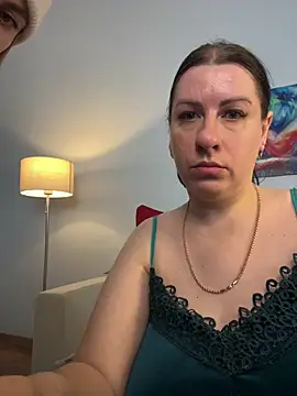 Evelinia online show from February 2025 05:42:01 PM