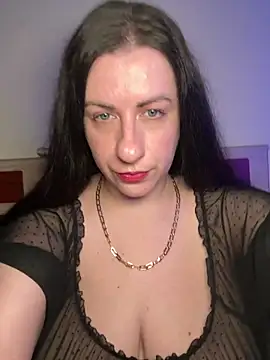 Snapshot of Evelinia chatting on May 2026 03:41:02 PM Evelinia online show from May 2026 03:41:02 PM