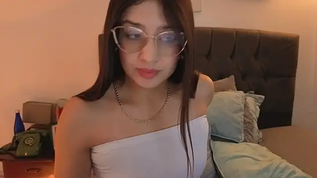 Emma Lombardi online show from December 2025 12:45:01 PM